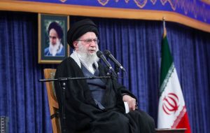 رهبر انقلاب:درمقابل جنگ نرم دشمن بی‌تفاوت نباشیم