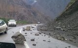 پاک‌سازی ۱۷۰ نقطه ریزشی در جاده‌های ایلام